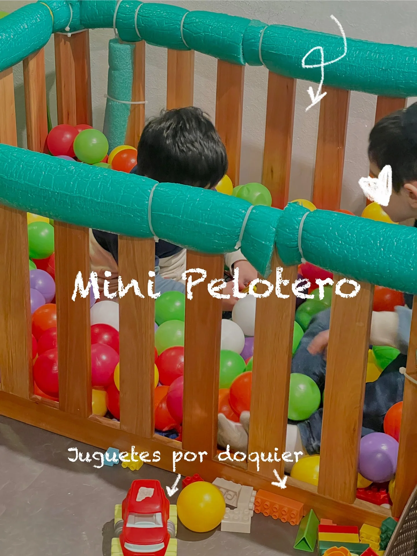 Pelotero gigante con miles de pelotas - Sector especial para bebés