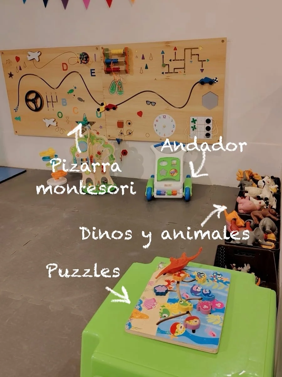 Área Montessori con juegos educativos para niños